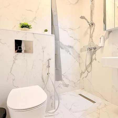 Sky Terrace - Luxury 2br In Aviatiei * Bukurešť