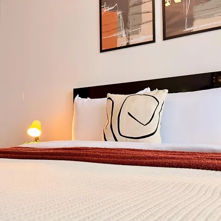 Sky Terrace - Luxury 2br In Aviatiei Apartmán