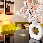 Sky Terrace - Luxury 2br In Aviatiei *