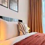 Apartament Sky Terrace - Luxury 2br In Aviatiei Bucureşti