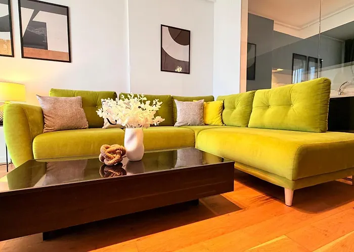 Sky Terrace - Luxury 2br In Aviatiei Bucharest