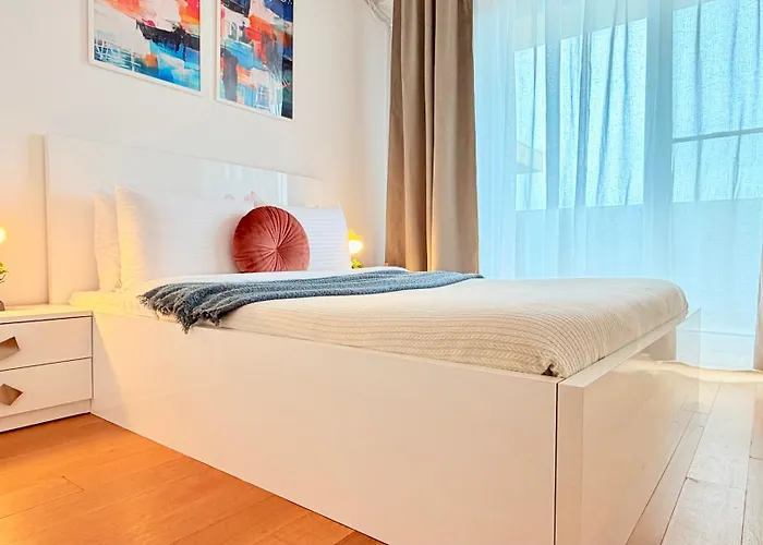 Sky Terrace - Luxury 2br In Aviatiei Apartment *