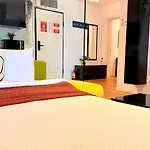 Sky Terrace - Luxury 2br In Aviatiei * Bucarest
