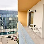 Sky Terrace - Luxury 2br In Aviatiei Bucarest