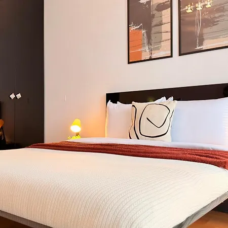 Sky Terrace - Luxury 2br In Aviatiei Appartement