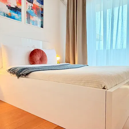 Sky Terrace - Luxury 2br In Aviatiei דירה *