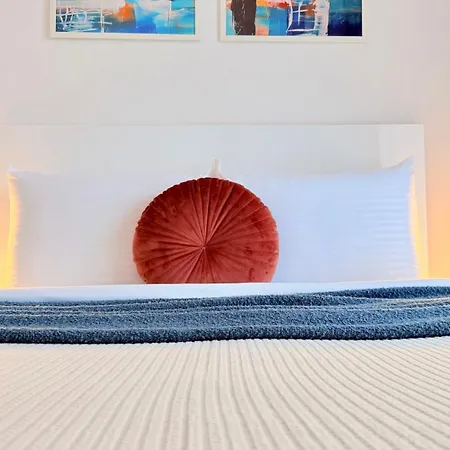Sky Terrace - Luxury 2br In Aviatiei