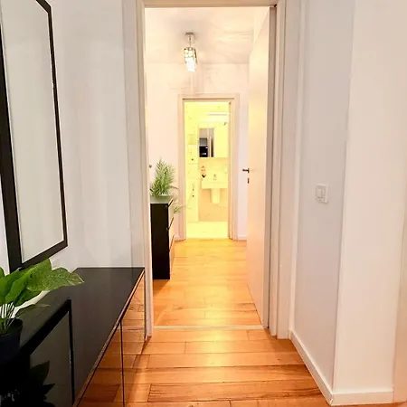 Sky Terrace - Luxury 2br In Aviatiei דירה