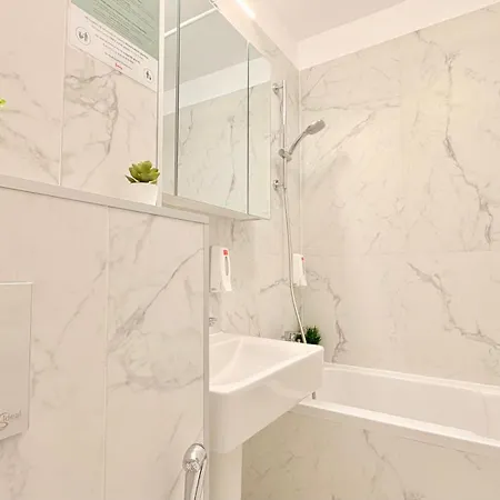 Sky Terrace - Luxury 2br In Aviatiei Apartment Bucharest