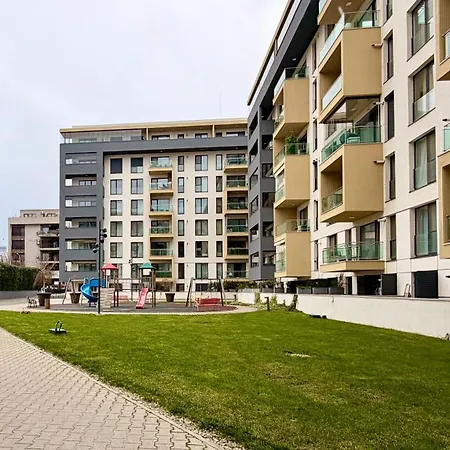 Sky Terrace - Luxury 2br In Aviatiei Apartment Bucharest